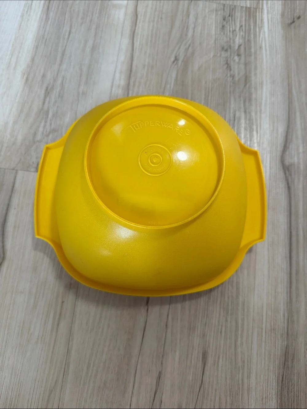 Vintage Tupperware Yellow Serving Storage Bowl Sunburst Lid Retro MCM USA